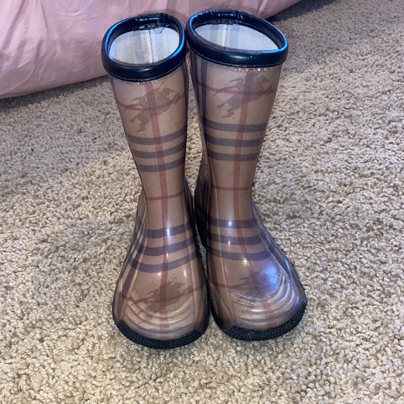 Burberry Girl’s Rainboots - Picture 2 of 10